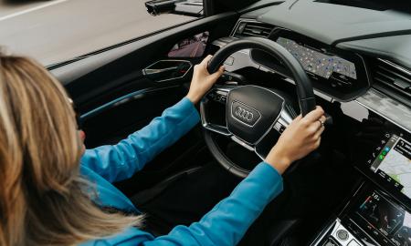Kaip teisingai sėdėti prie vairo. „Tai gali išgelbėti jūsų gyvybę“