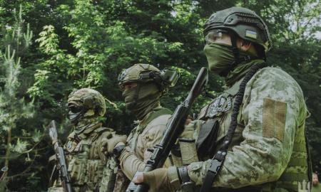 Muskas vėl paspaudė mygtuką? „Visas Ukrainos frontas liko be ryšio, dronai krito iš dangaus“