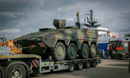 „NATO rytiniame flange. Savo misiją vertiname rimtai.“ Vokiečių brigada toliau auga (Foto)