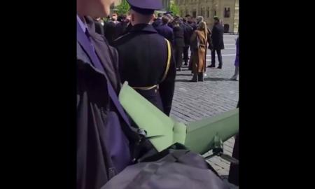 Štai kaip Rusija saugo Putiną. „Asmens sargybiniai su paslaptingais lagaminais“ (Video)