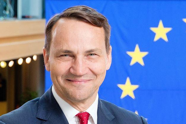 R. Sikorskis