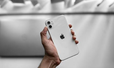 Trumpo smūgis. „Apple“ sparčiai praranda JAV išmaniųjų telefonų rinką