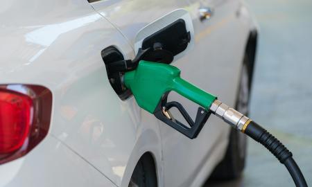 Naujieji degalai – nuodai jūsų automobiliui? Atskleistas sąrašas modelių, kuriuos jie gali sunaikinti