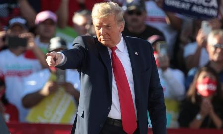 Trumpas išspiria Rusiją. Kontrolę perima JAV. Kas vyksta?