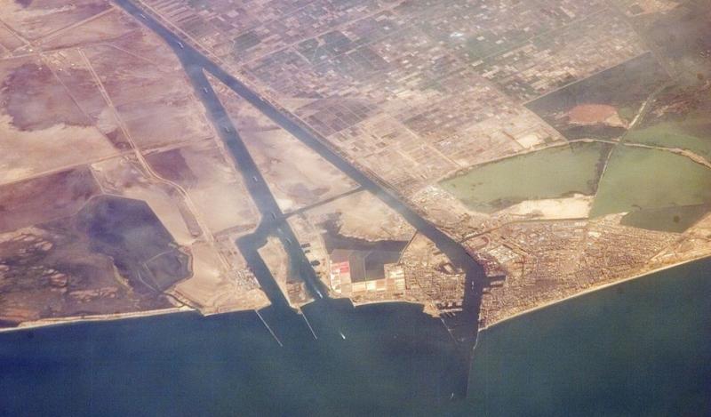 Port Saidas ir įėjimas į Sueco kanalą iš Viduržemio jūros