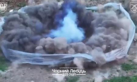 Rusai bus įtraukti į „Juodąją skylę“. Naujasis Ukrainos ginklas „išsprogdino“ internetą (Video)
