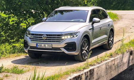 „Volkswagen“ šokiruoja. Nutraukia gamybą