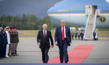 [ŽT] „Gal gali pasirodyti su kaklaraiščiu?“ Kodėl raudono kaklaraiščio žmogui tai taip svarbu