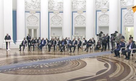 „Niekam nerūpi, kuo viskas baigsis, svarbu, kad viskas baigtųsi.“ Putino elitas bruzda