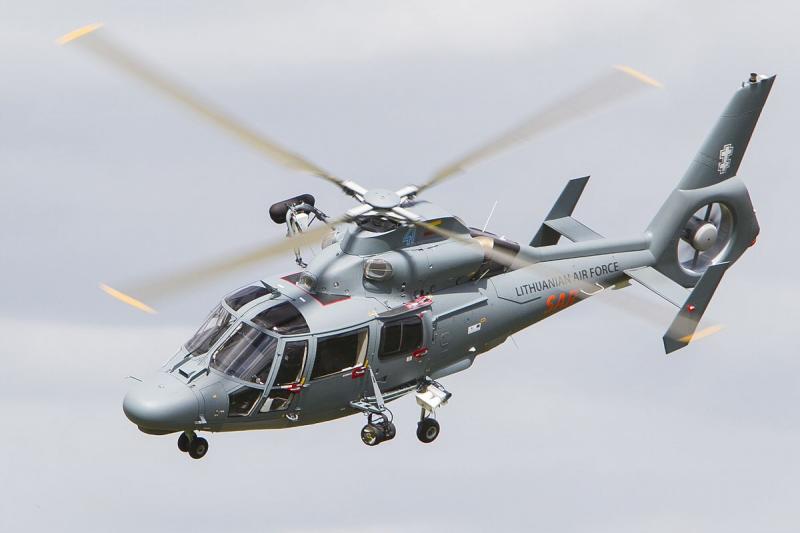 Lietuvos kariuomenės karinių oro pajėgų AS365 N3+ Dauphin
