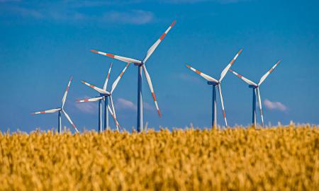 Atsinaujinantys energijos šaltiniai „per brangūs ir nereikalingi“. Vokietijoje tektoninis lūžis