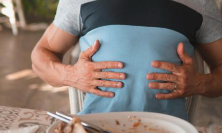 Dujų bomba jūsų lėkštėje. 8 produktai, kuriuos valgote kasdien ir net nežinote, kodėl pučia pilvą