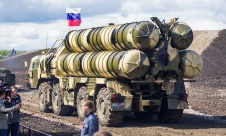 Jie jau nebeslepia. Putinas prie pat mūsų sienų treniruojasi panaudoti branduolinį ginklą