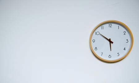 Šokiruojantis posūkis. Seimas galutinai atšaukė laiko keitimą. Ar žinote, nuo kada?