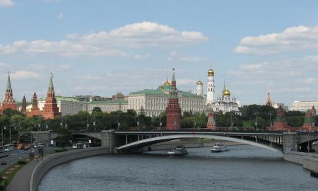 „Karo partija“ nyksta. Putinui – raudona šviesa