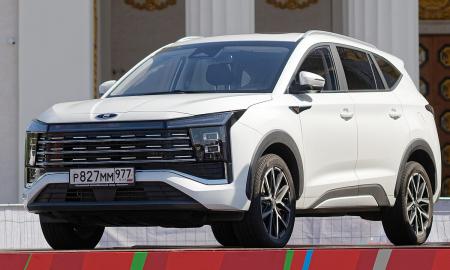 Rusai negali sau leisti naujų automobilių. „Užsidaro vienas po kito“