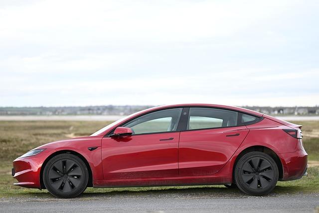 „Tesla“ automobilis