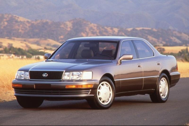 Pirmos kartos Lexus LS