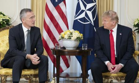 Buvęs NATO vadovas apie Trumpą. „Jis norėjo iš Aljanso pašalinti kelias šalis“