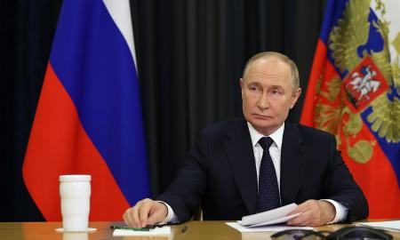 „Atsakysime kariniais-techniniais veiksmais.“ Putinas turi naują taikinį