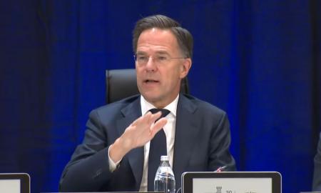 Rutte perspėja: „užpuolimo pasekmės Maskvai būtų katastrofiškos“  