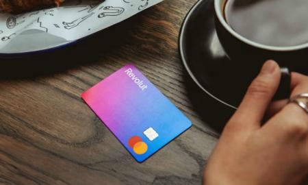Pristabdytas JK bankininkystės licencijos išdavimas „Revolut“