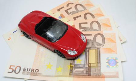 Valdžia siūlo padidinti automobilių mokestį. Atėjo laikas „pasidalinti savo turtais“ (Foto)