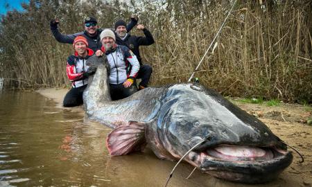 Naujas pasaulio rekordas! Lenkai iš vandens ištraukė tikrą milžiną (Foto)