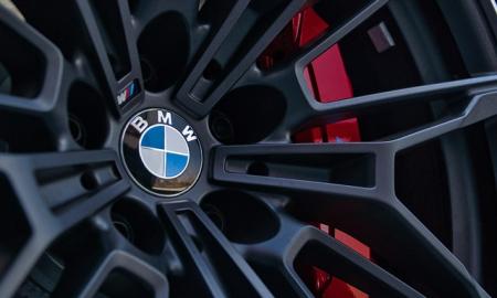 BMW stogai „išsitaško“ iš vidaus. Masinė problema kerta per „Premium“