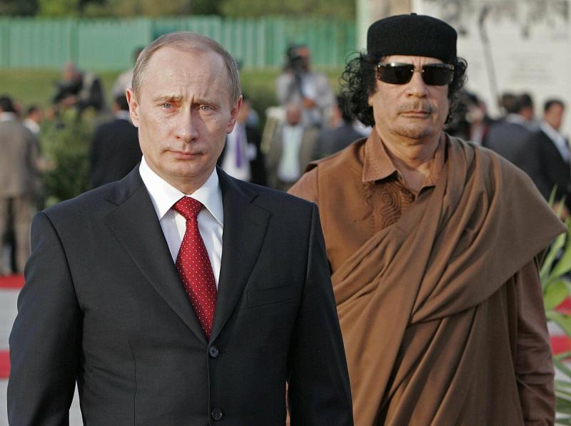 Vladimiras Putinas su Muamaru Kadafiu, 2008 m.