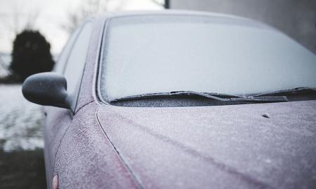 Kodėl automobilio langai užšąla iš vidaus? Yra tik viena priežastis
