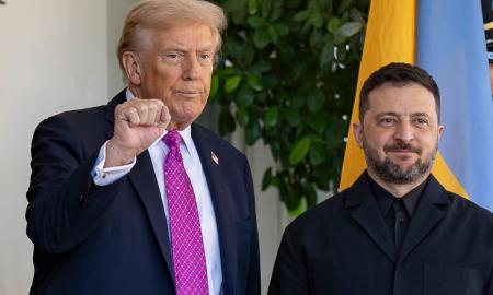 „Be žvalgymosi į nereikalingas derybas.“ Kremliaus trolis vėl taikosi į Trumpą