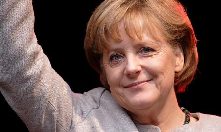Rusai žygiavo į Krymą. Merkel paskambino į Kyjivą ir davė įsakymą. „Nesiginkite“