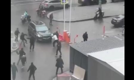 Neramumai Maskvoje. Pasileido iš visų pusių per gatves, šaukia „nesuprantama kalba“ (Video)