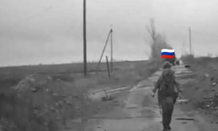 Genijaus manevras. Rusas užpuolė ukrainiečių robotą (Video)