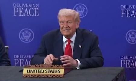 Trumpo šokis Malaizijoje  (Video)