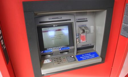 Patikrinkite bankomatą prieš naudodami – net menkiausias priedėlis gali reikšti, kad jūsų kortelė jau nukopijuota