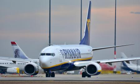 „Ryanair“ revoliucija. Nuo lapkričio 12 d. Naujos taisyklės dalį keleivių išves iš proto