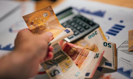 Norite sutaupyti nieko neaukodami? Išbandykite paprastą 50/30/20 sistemą