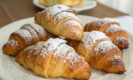 Šiuos kruasanus galite pagaminti per 20 min. Nereikia nei mielių, nei minkymo, o jų skonis – lyg iš kepyklos