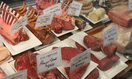 Parduotuvėje tokios mėsos geriau nesirinkti – štai kaip ją atpažinti