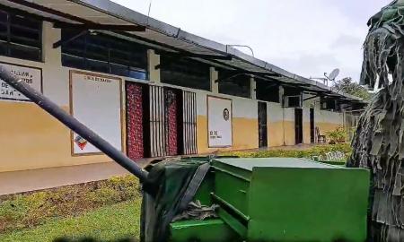 Parodė ginklus. Laukia amerikiečių puolimo (Video)