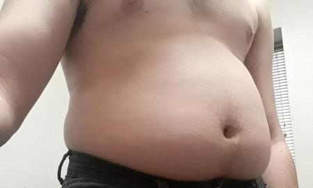 Kalba garsiau nei žodžiai: ką iš tiesų slepia pilvo riebalai