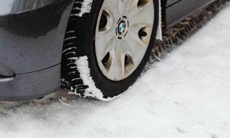 „Sumontavau žiemines padangas, bet lauke šilta.“ Ką daryti?