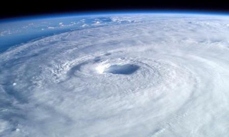 Uraganai – ne tik moteriškais vardais. Kaip ir kas suteikia audroms vardus? (Video)