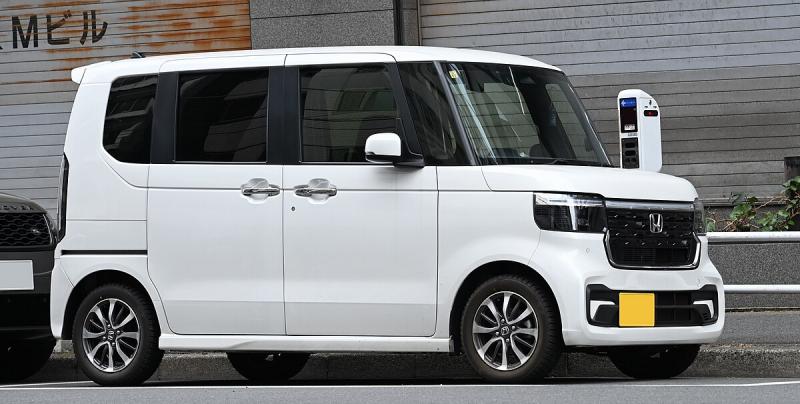 Kei kategorijos automobilis Honda N-Box