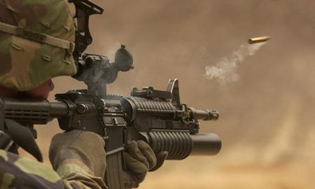 Gazmanovas dainuoja apie karą – ir ruošia auditoriją invazijai (Video)