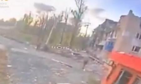 „Kur čia fotografuojatės?!“ Grubus priminimas rusams (Video)