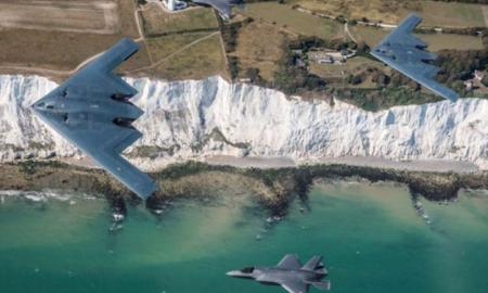 „Nėra jokios priežasties panikuoti.“ M. Rutte kažką žino