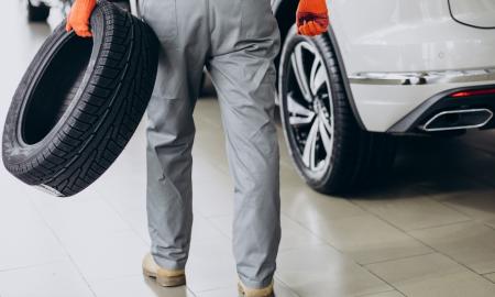 Universalios padangos žiemai? Meistrų nuomonė